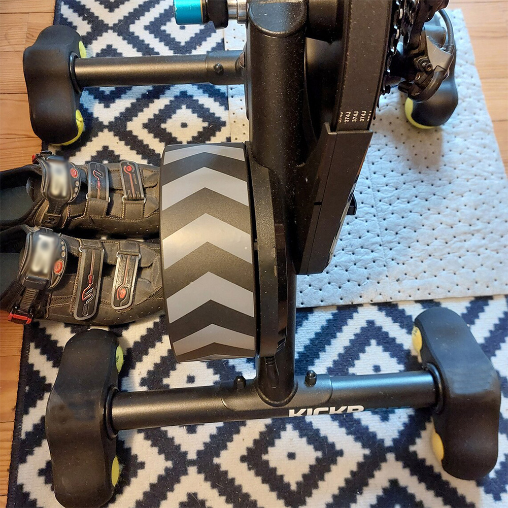 وسادات قدم للدراجات، لوحة تواز - مراجعة Rocker Plate Indoor Bike Trainer وسعره